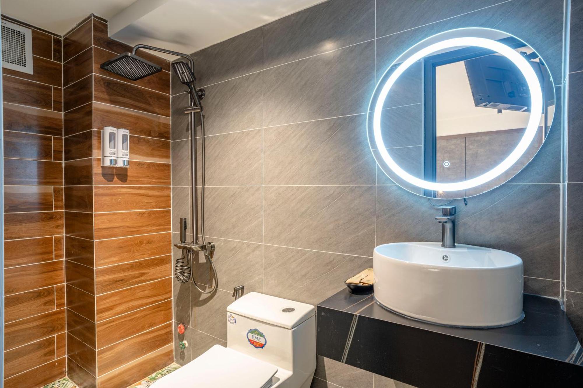 Hotel La Truong Cong Dinh Ho Chi Minh City